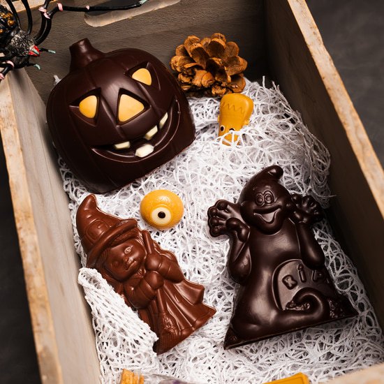 Sujet Chocolat Lait - Sorcière Halloween 60g Sujet Chocolat Lait - Sorcière Halloween 60g