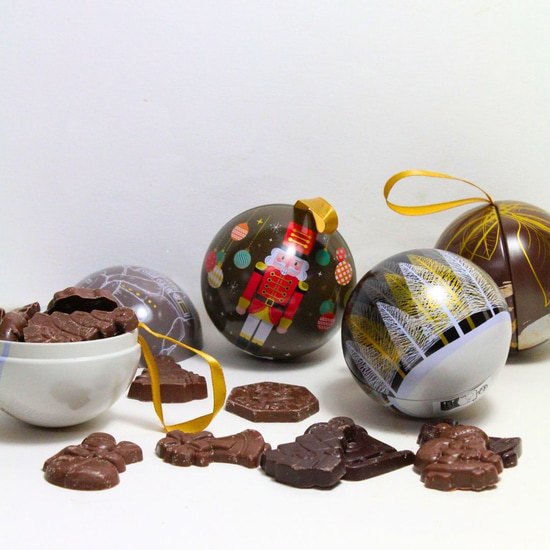 Reine Astrid Friture de Noël Chocolat Noir, Lait & Blanc Boule de 35g Reine Astrid Friture de Noël Chocolat Noir, Lait & Blanc Boule de 35g